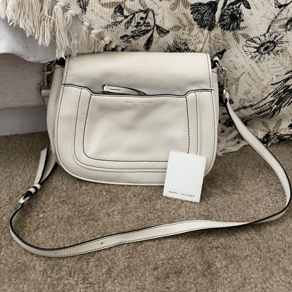 Marc Jacobs Empire City Messenger Bag In Porcelain